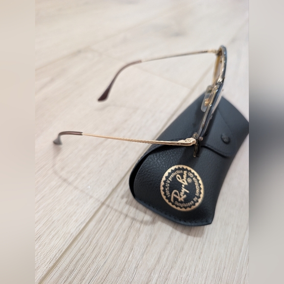 Ray-Ban Round Sunglasses with Case - Picture 3 of 9